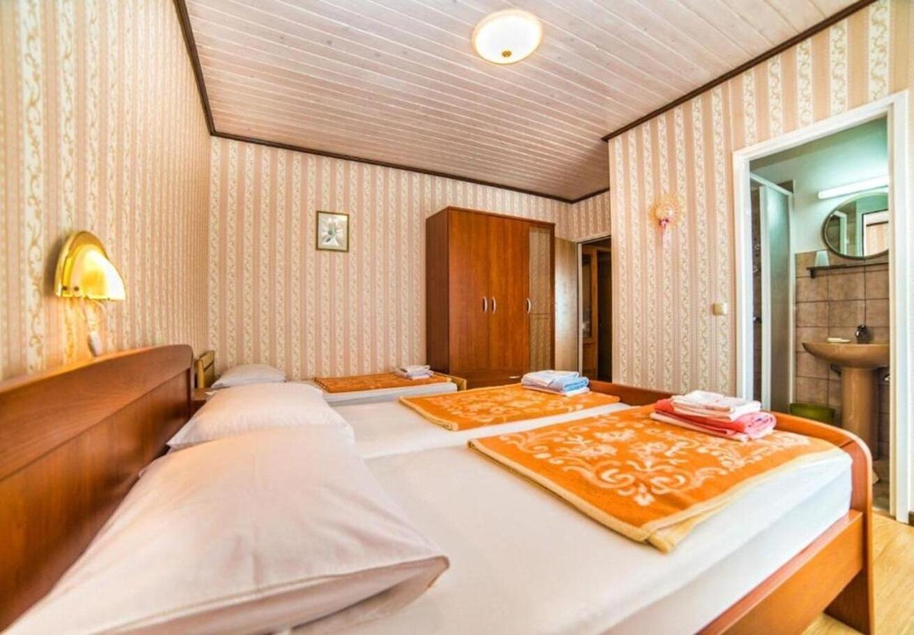 Apartments Dusa Banjol Екстер'єр фото