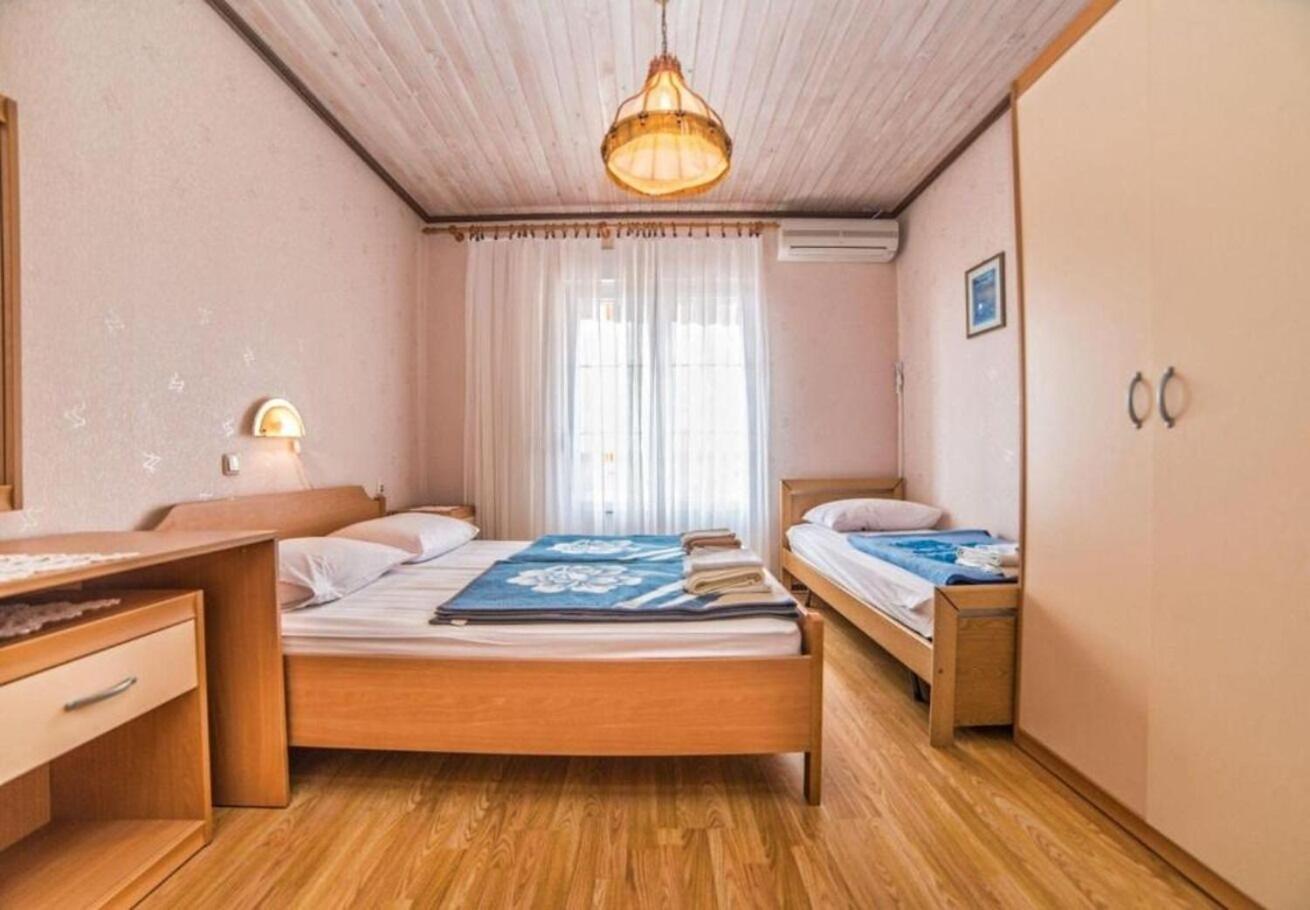 Apartments Dusa Banjol Екстер'єр фото