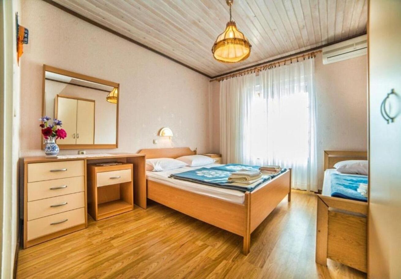 Apartments Dusa Banjol Екстер'єр фото