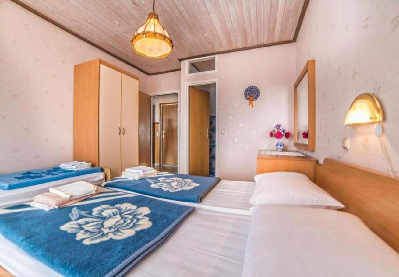 Apartments Dusa Banjol Екстер'єр фото
