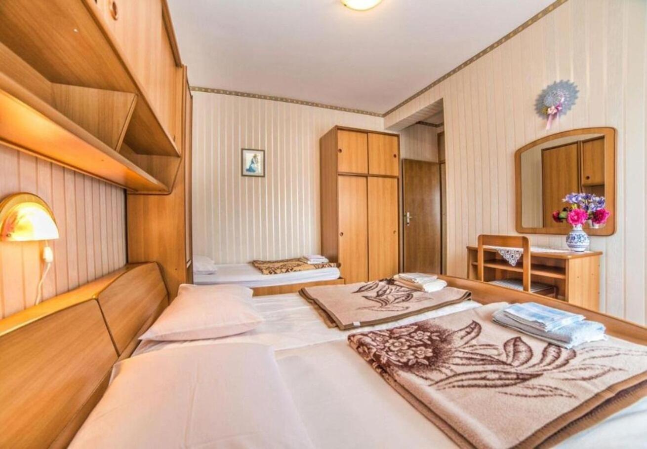 Apartments Dusa Banjol Екстер'єр фото