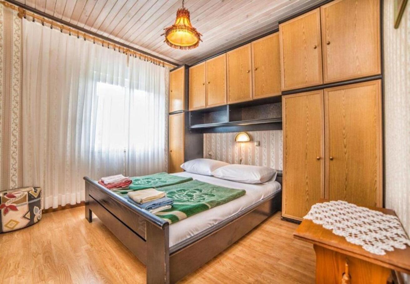 Apartments Dusa Banjol Екстер'єр фото